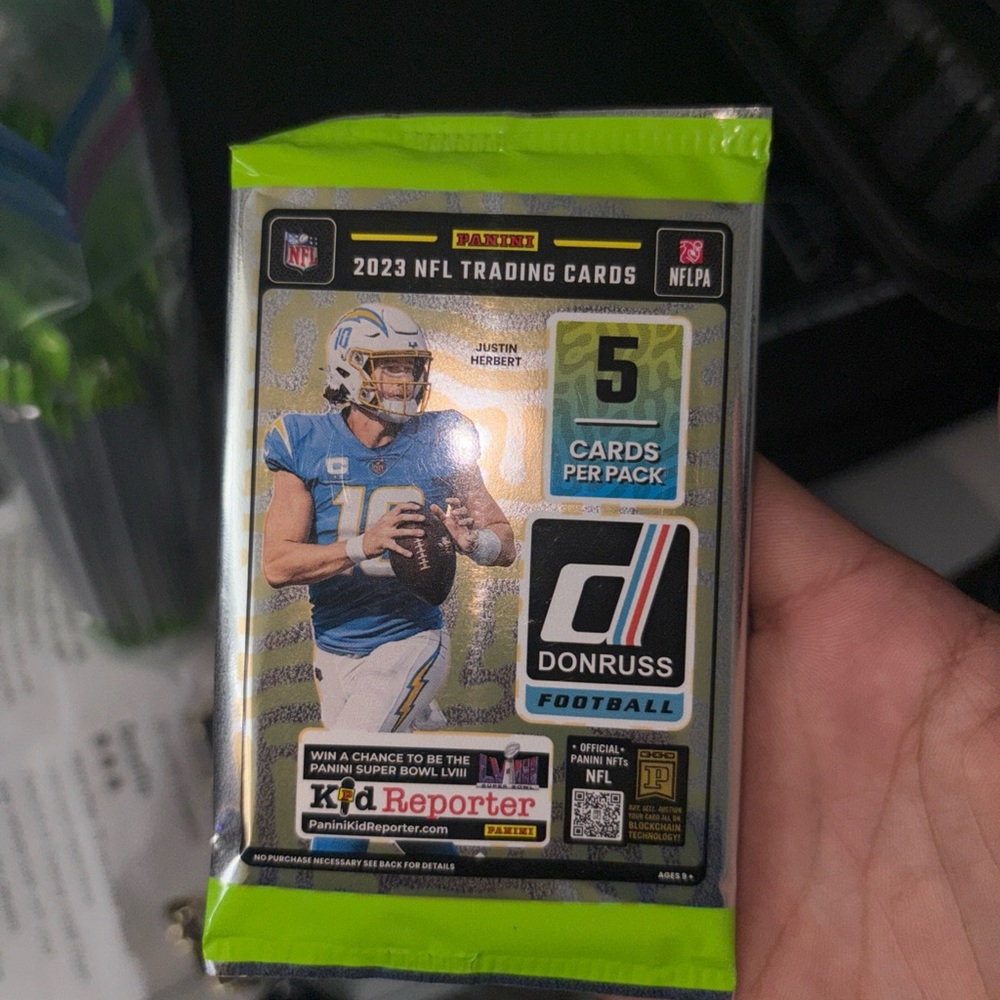 NFL Donruss Football Trading Cards Pack - Green and Black